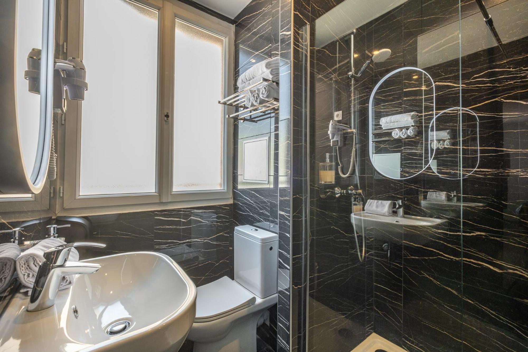 The Originals Boutique, Hotel Le Marignan,Le Havre Centre Gare Exterior photo